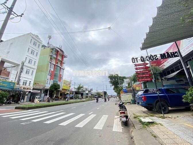 LÔ GÓC NGÃ 4 NAM TRÂN – MẶT TIỀN ĐƯỜNG LỚN 33M, ĐỐI DIỆN BẾN XE