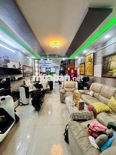 MỘT CĂN *** - XE HƠI VÀO NHÀ - PHÚ NHUẬN