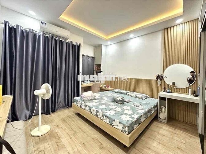 MỘT CĂN *** - XE HƠI VÀO NHÀ - PHÚ NHUẬN