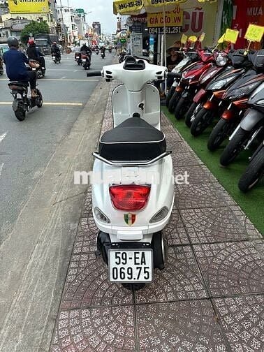 Piaggio Vespa Sprint màu Trắng