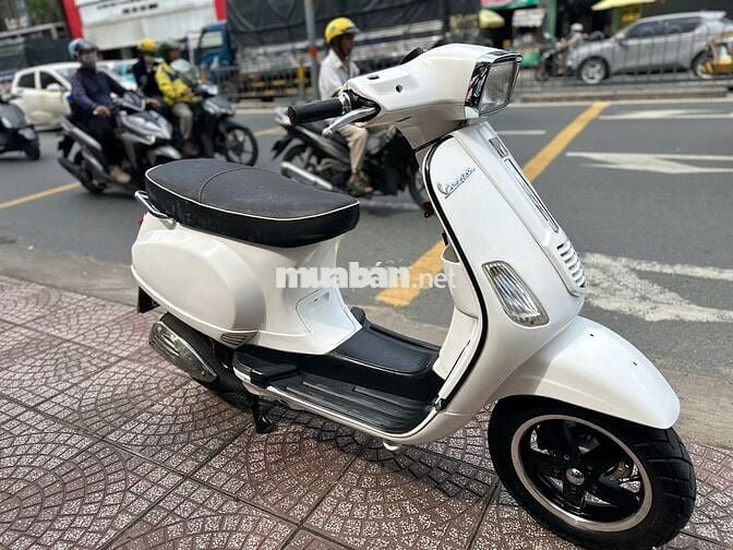 Piaggio Vespa Sprint màu Trắng