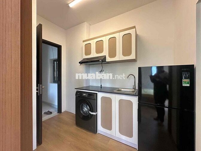 Căn hộ new 100% ban công thoáng ngay mặt tiền, thang máy hầm xe bảo vệ