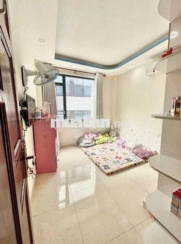 Vài căn ra MT Trường Sa Phường 15 - DTSD gần 90m2, 5 tầng, 3 PN,3 WC.