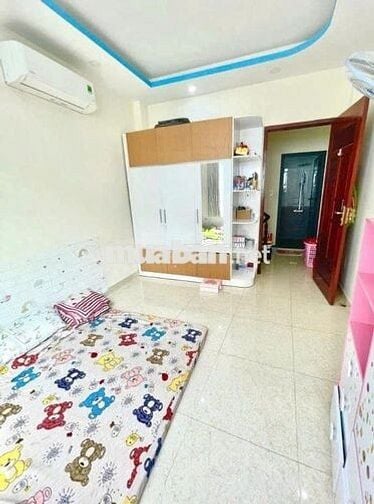 Vài căn ra MT Trường Sa Phường 15 - DTSD gần 90m2, 5 tầng, 3 PN,3 WC.