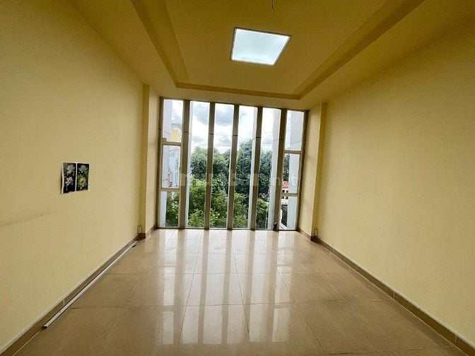 KẸT TIỀN CẦN BÁN GẤP MẶT TIỀN VÕ VĂN TẦN, P.6, Q.3, 8 TẦNG THANG MÁY 