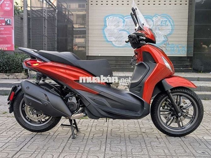 Xe máy Piaggio Beverly 400S HPE đỏ 12/2023