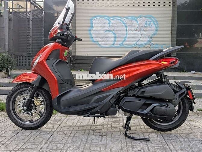 Xe máy Piaggio Beverly 400S HPE đỏ 12/2023