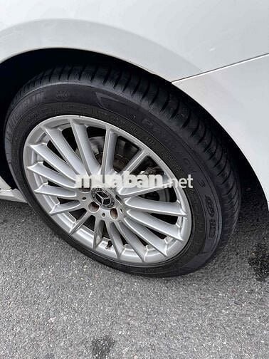 Mercedes Benz E Class 2022 E200 V1