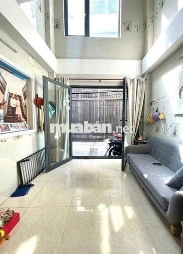 Vài căn ra MT Trường Sa Phường 15 - DTSD gần 90m2, 5 tầng, 3 PN,3 WC.