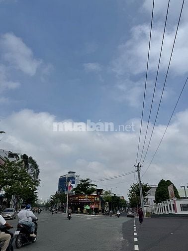 Chính chủ cần bán đất mặt tiền kinh doanh CMT8