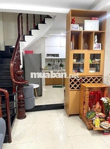 Vài căn ra MT Trường Sa Phường 15 - DTSD gần 90m2, 5 tầng, 3 PN,3 WC.