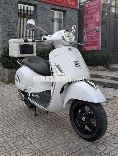 Xe máy Piaggio Vespa GTS 300 Quasar 2019