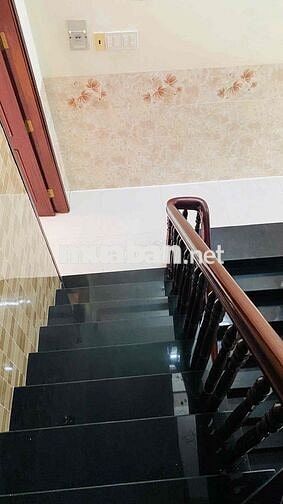 Cho thuê mặt tiền đường Võ Văn Kiệt mới sơn sửa gần Cáo Cừu