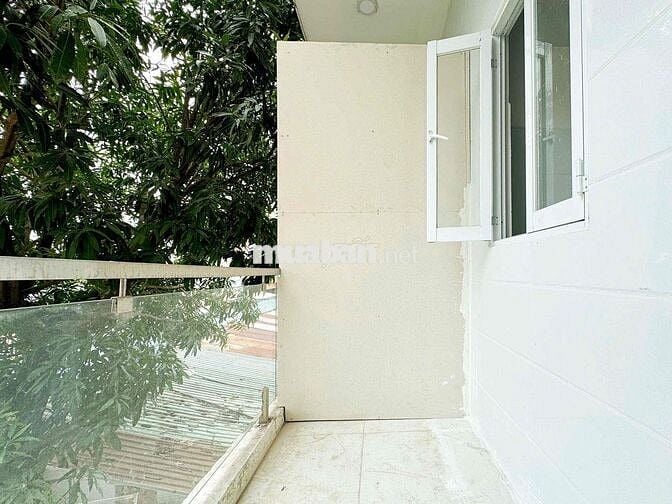 PHÒNG TRỌ GIÁ RẺ CÓ BAN CÔNG GẦN ĐH NGUYỄN TẤT THÀNH