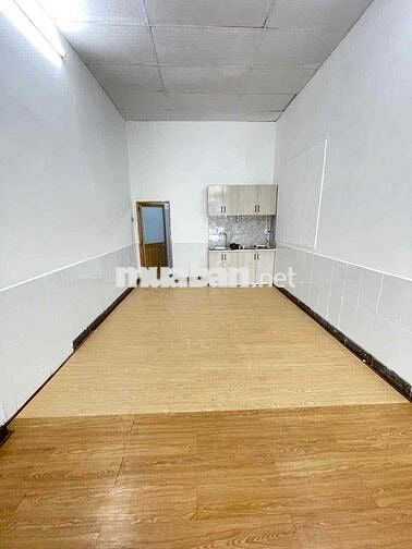 cho thuê phòng dưới trệt gần nhà thờ nam hải