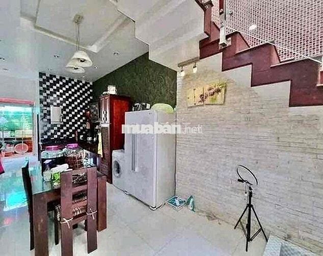 Nhà có nôi thât đầy đủ gần Trung tâm Mỹ Tho