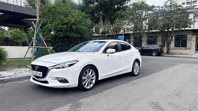 cần bán Mazda 3 2.0 Premium 2019 màu trắng
