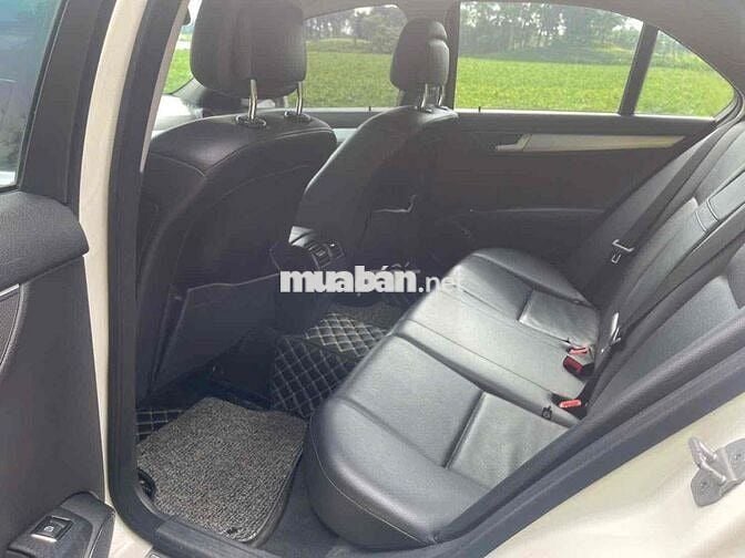 gd cần bán mercerdes c200 AMG