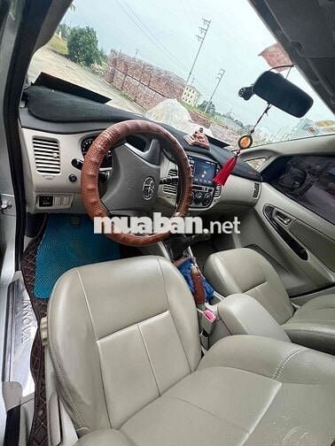 Toyota Innova 2015 2.0E - 170000 km