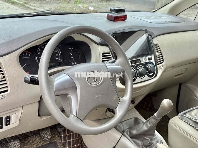 Toyota Innova 2014 2.0E