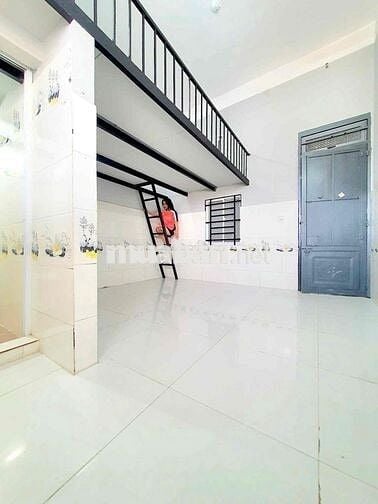 Căn Hộ Thang Máy Gác Cao Ở Được 3 - 4 Người Ngay Trung Tâm