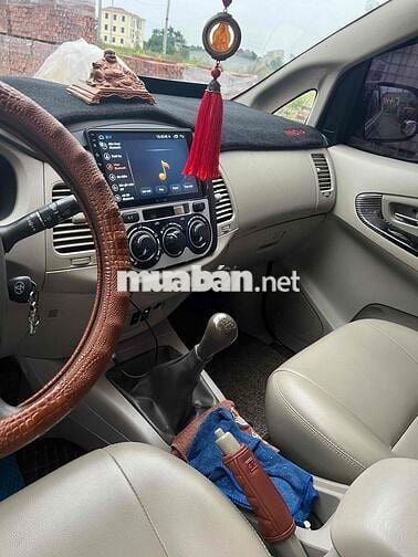 Toyota Innova 2015 2.0E - 170000 km