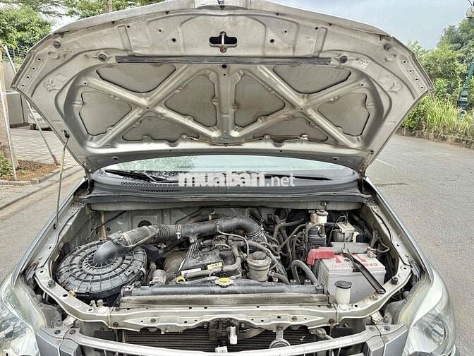 Toyota Innova 2014 2.0E