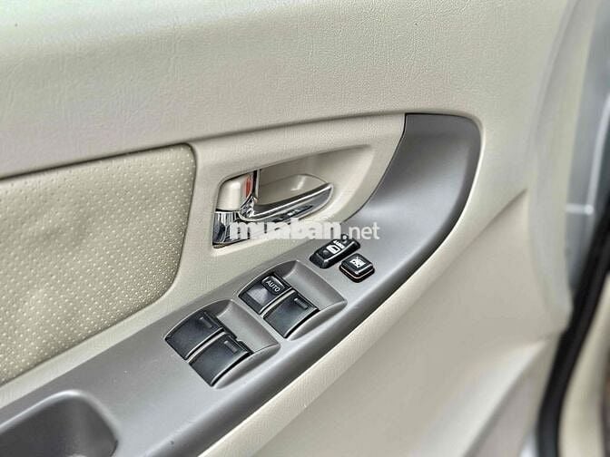 Toyota Innova 2014 2.0E