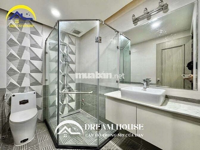 CHDV MỚI XÂY NGAY ĐẦM SEN GIÁ RẺ AN NINH THOÁNG MÁT RỘNG RÃI