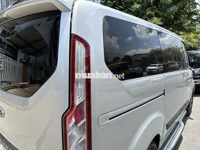 Ford Tourneo 2019 bảo hành 2026, hỗ trợ vay 75%