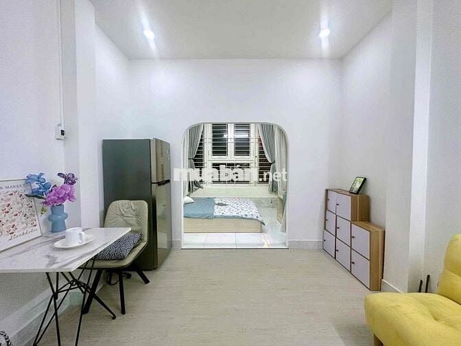 TRỐNG SẴN CĂN HỘ 1PN BAN CÔNG 40M2 NGAY PHAN XÍCH LONG - TRƯỜNG SA