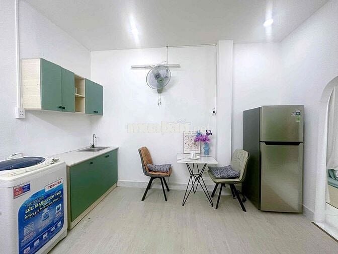 TRỐNG SẴN CĂN HỘ 1PN BAN CÔNG 40M2 NGAY PHAN XÍCH LONG - TRƯỜNG SA