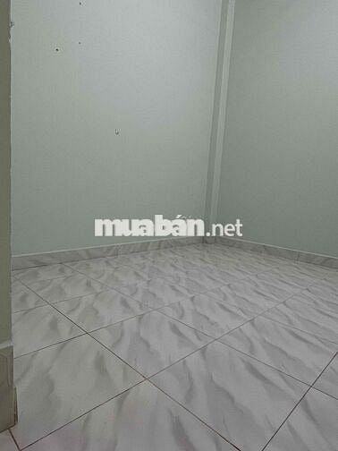 Phòng 10 m2 đường Hồ Thành Biên, P.4, Q.8