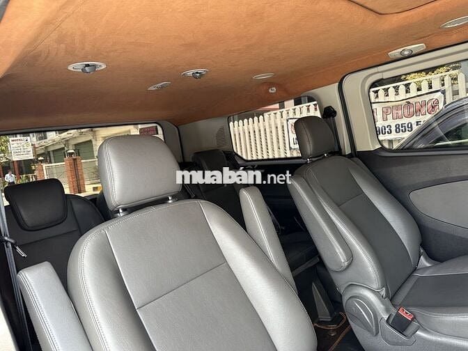 Ford Tourneo 2019 bảo hành 2026, hỗ trợ vay 75%