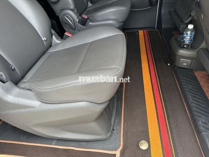 Ford Tourneo 2019 bảo hành 2026, hỗ trợ vay 75%