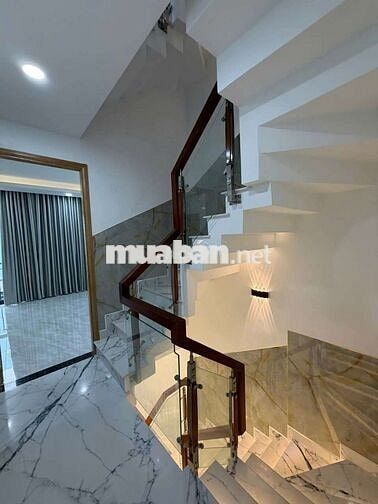 Cho thuê nguyên căn mới đẹp, 4pn ,hxh Phan Huy Ích p12 Gò vấp