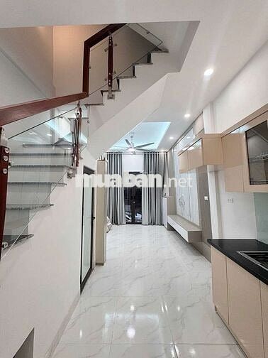 Thái Thịnh -Thịnh Quang 27m 4 tầng đẹp ở ngay 5.95 tỷ.