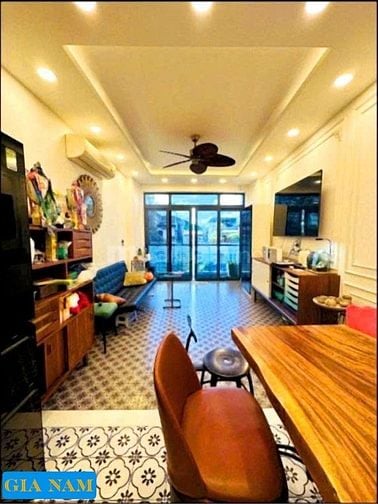 BÁN NHÀ MẶT TIỀN : 104 NGÔ GIA TỰ - P. 9 - Q. 10 - TPHCM