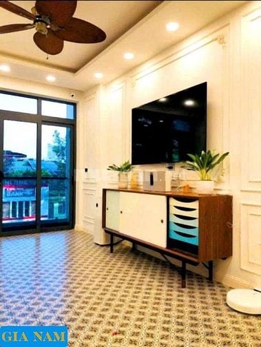 BÁN NHÀ MẶT TIỀN : 104 NGÔ GIA TỰ - P. 9 - Q. 10 - TPHCM