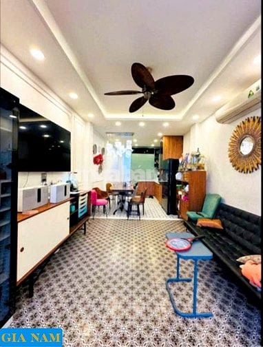 BÁN NHÀ MẶT TIỀN : 104 NGÔ GIA TỰ - P. 9 - Q. 10 - TPHCM