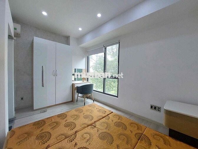 Cho thuê căn 1PN full nội thất y hình view công viên Garden Gate