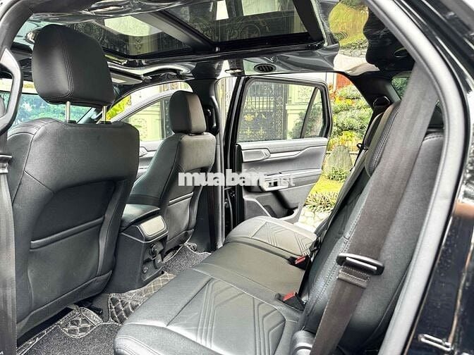 Ford Everest Titanium 4x2 AT 2024 sơn zin 99%