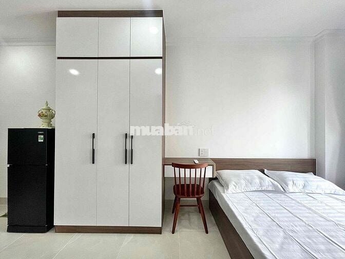 Căn Hộ Studio Ban Công 35m2 - Thang Máy - Ngã Tư Hàng Xanh - Thanh Đa