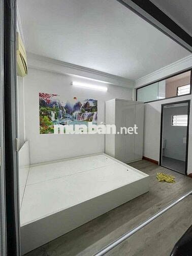 SỔ RIÊNG . 18 m x 4 TẦNG  . 3 TỶ 55 . LƯƠNG YÊN . hai bà