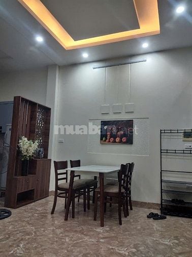 CẦN CHO THUÊ NHÀ RIÊNG 200m2, 5 tầng tại Q.Tây hồ