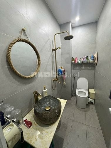 Bán nhà trung tâm TP hẻm 3/2, P.12, Q.10. DTSD:104 m2, 3PN chỉ 8,5 tỷ