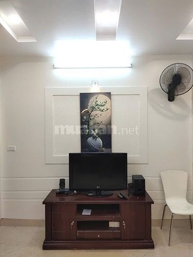 CẦN CHO THUÊ NHÀ RIÊNG 200m2, 5 tầng tại Q.Tây hồ