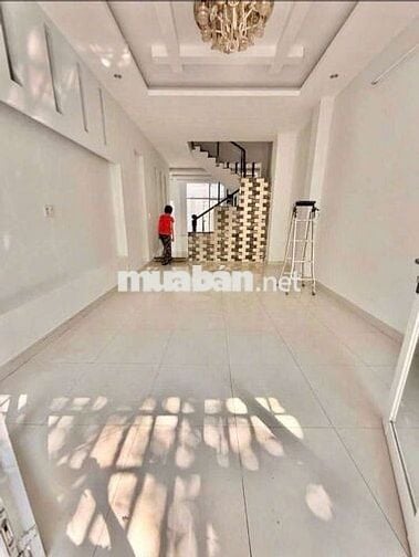 Cho Thuê Nhà 1 Trệt 3 Lầu 4PN 4x18m Mặt Tiền Đường Số P.Tân Phong