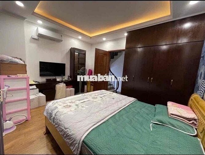 Chính chủ bán nhà Thái Thịnh, 43m2, 6 tầng thang máy, nhà mới ở luôn