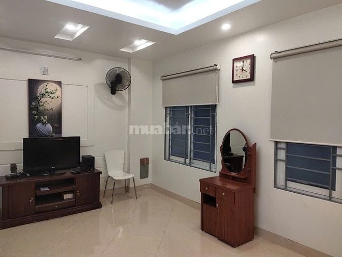 CẦN CHO THUÊ NHÀ RIÊNG 200m2, 5 tầng tại Q.Tây hồ